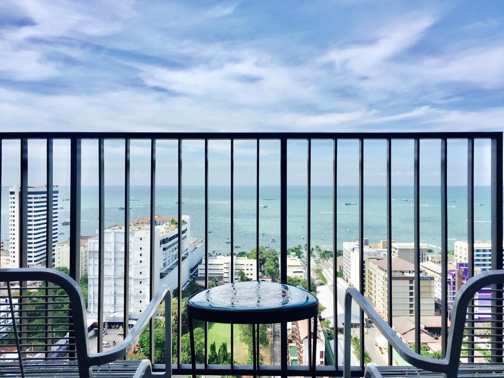 Base Central Pattaya By Alex Bagian luar foto